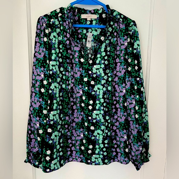LOFT Tops - Stunning NWT Loft blouse